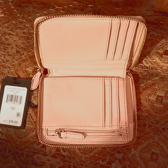 DKNY Wallet - Picture 2 of 5